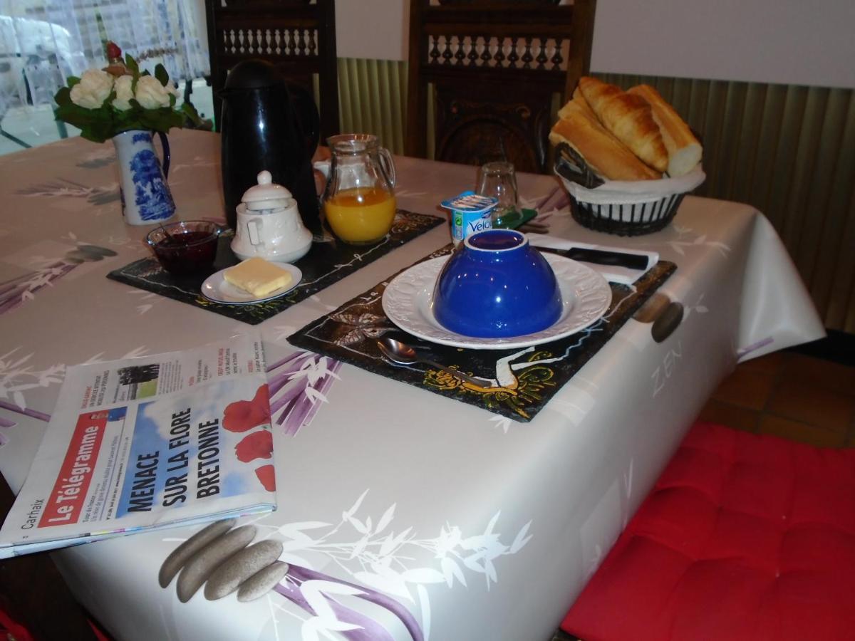 Bed and Breakfast La Mare Aux Fees Юэльгоа Экстерьер фото